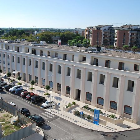 Residence Trani Bagian luar foto