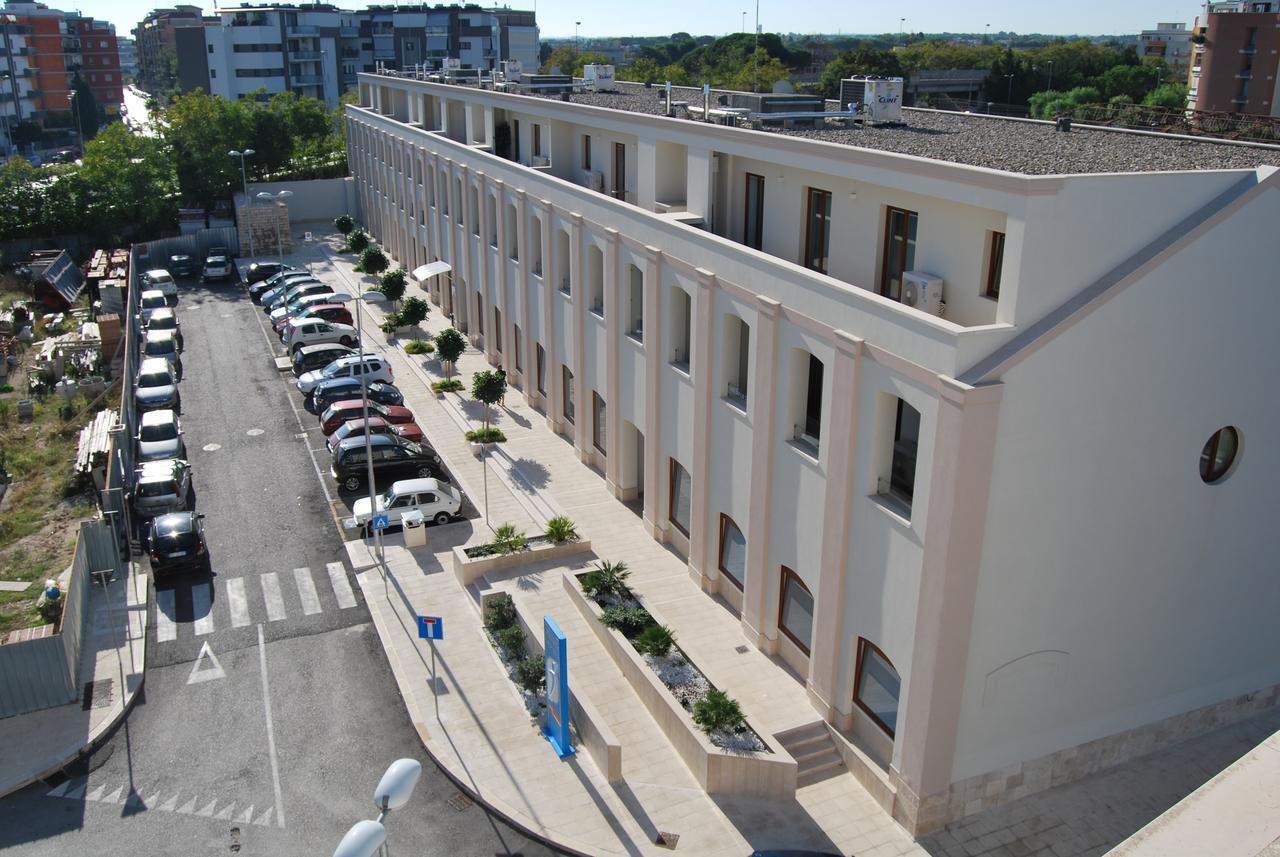 Residence Trani Bagian luar foto