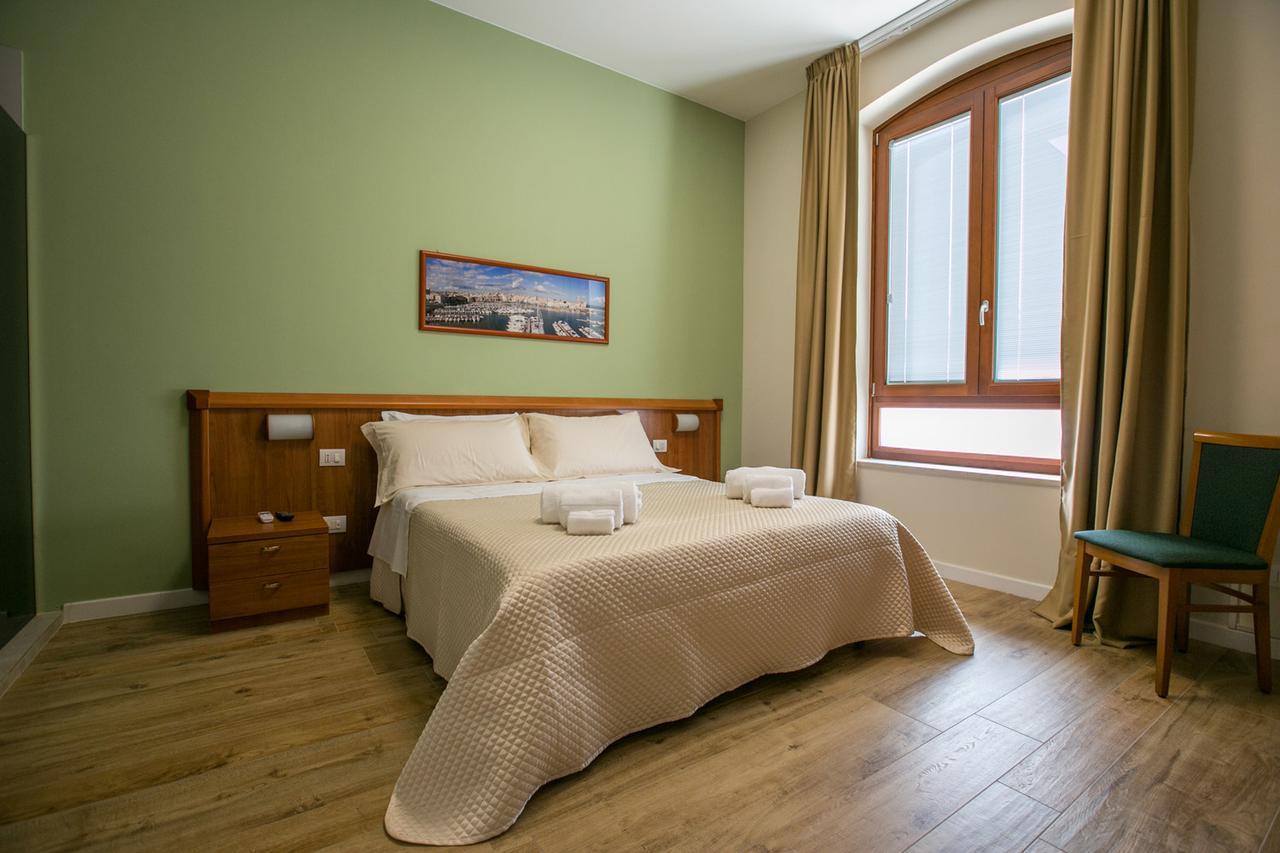 Residence Trani Bagian luar foto